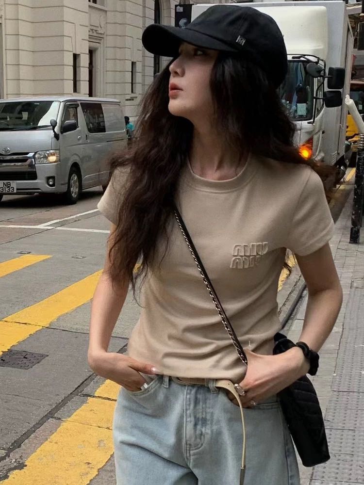 T-shirt classic // เสื้อยืดคลาสสิค