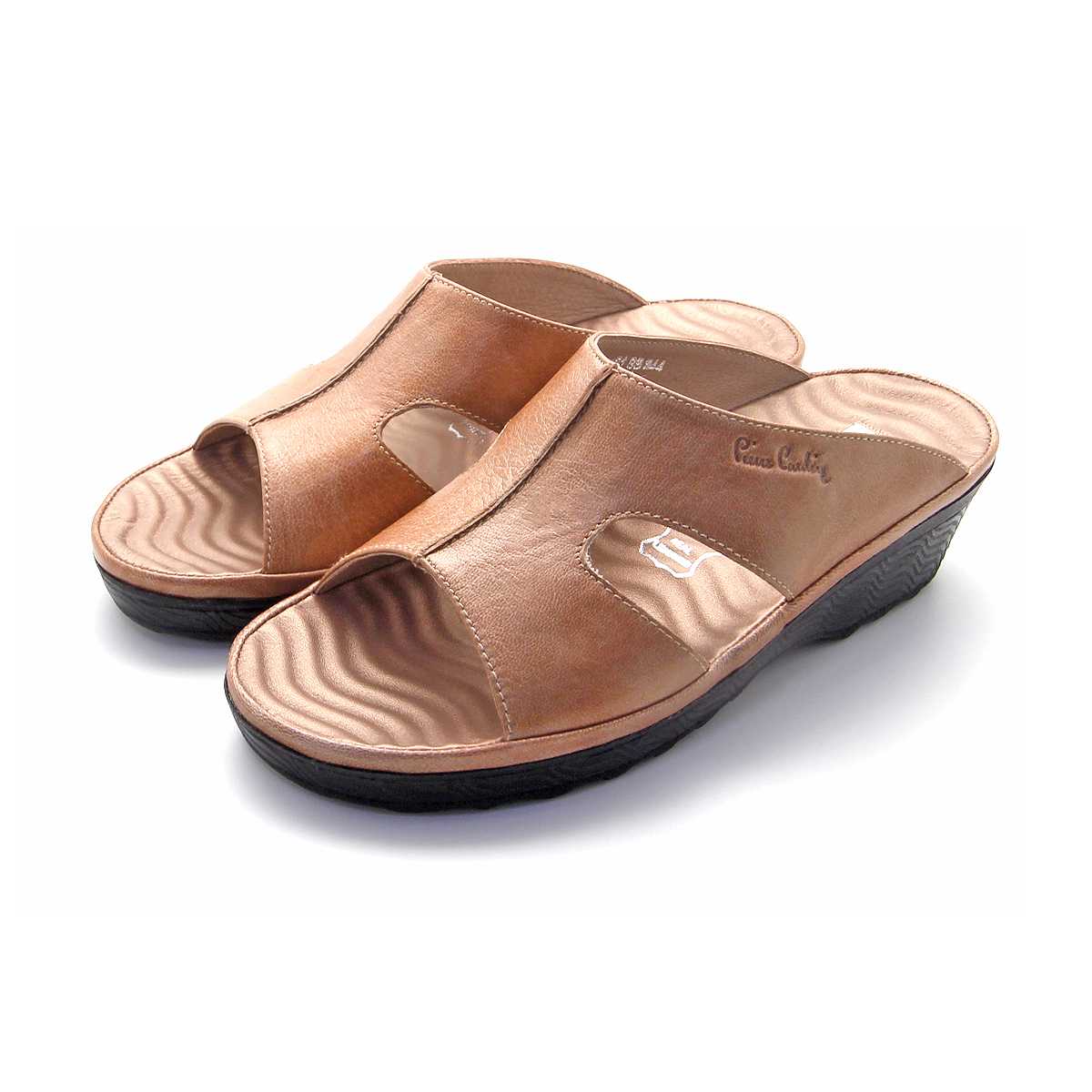 รองเท้าแตะ หนังแท้ Pierre Cardin หนังนิ่ม ใส่สบาย สีน้ำตาลอ่อน รุ่น 21SS244