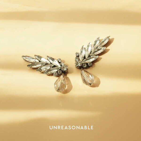 ต่างหูปีกนก Crystal ต่างหูคลิป ต่างหูก้านเงินแท้ UA0503-01 Unreasonable Accessories
