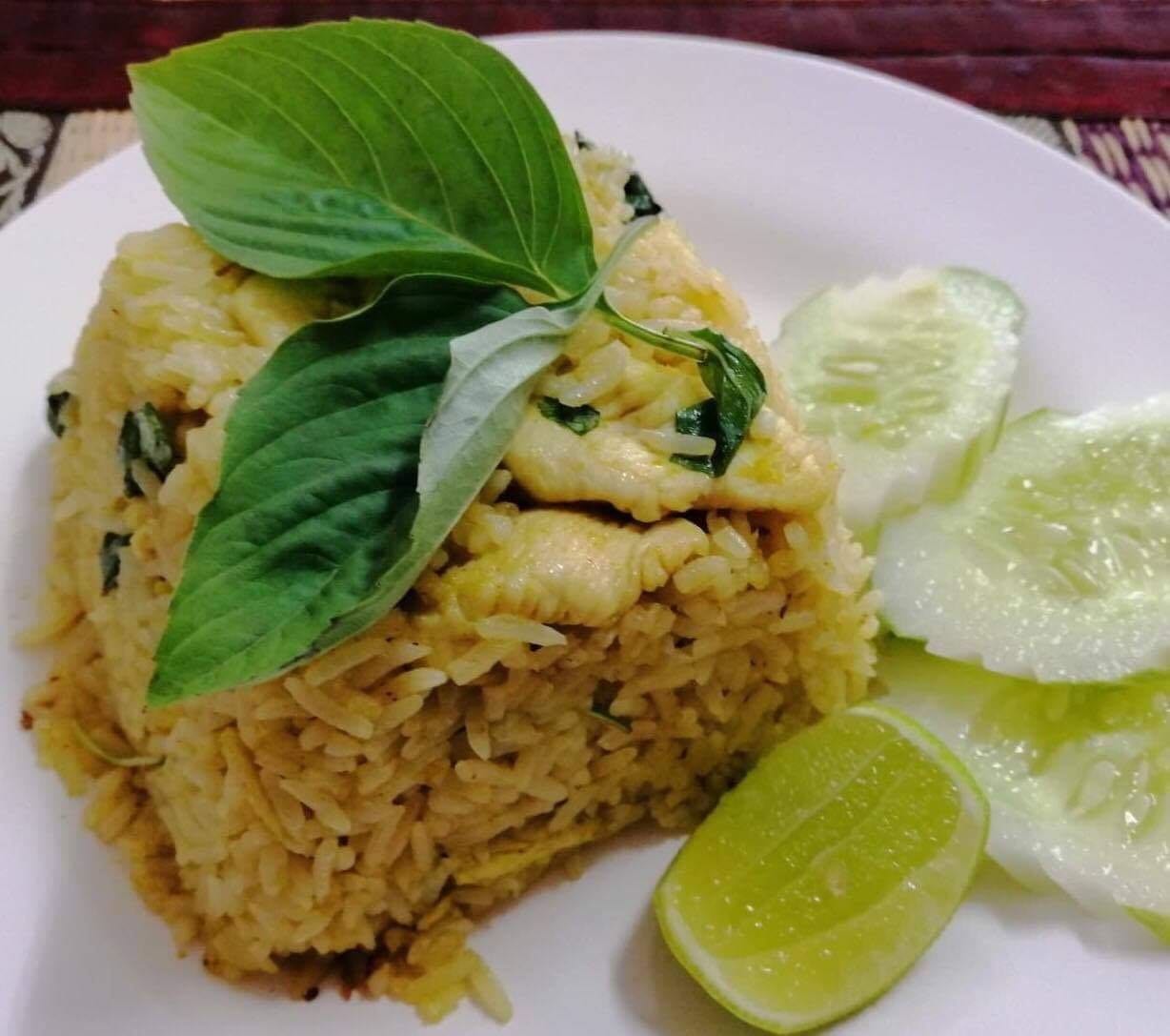 ข้าวผัดเขียวหวาน Green Curry Fried Rice