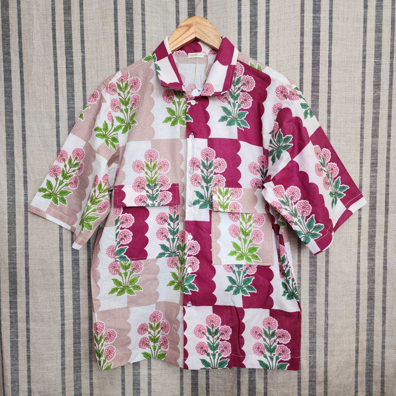 เสื้อแขนสั้นลายดอก