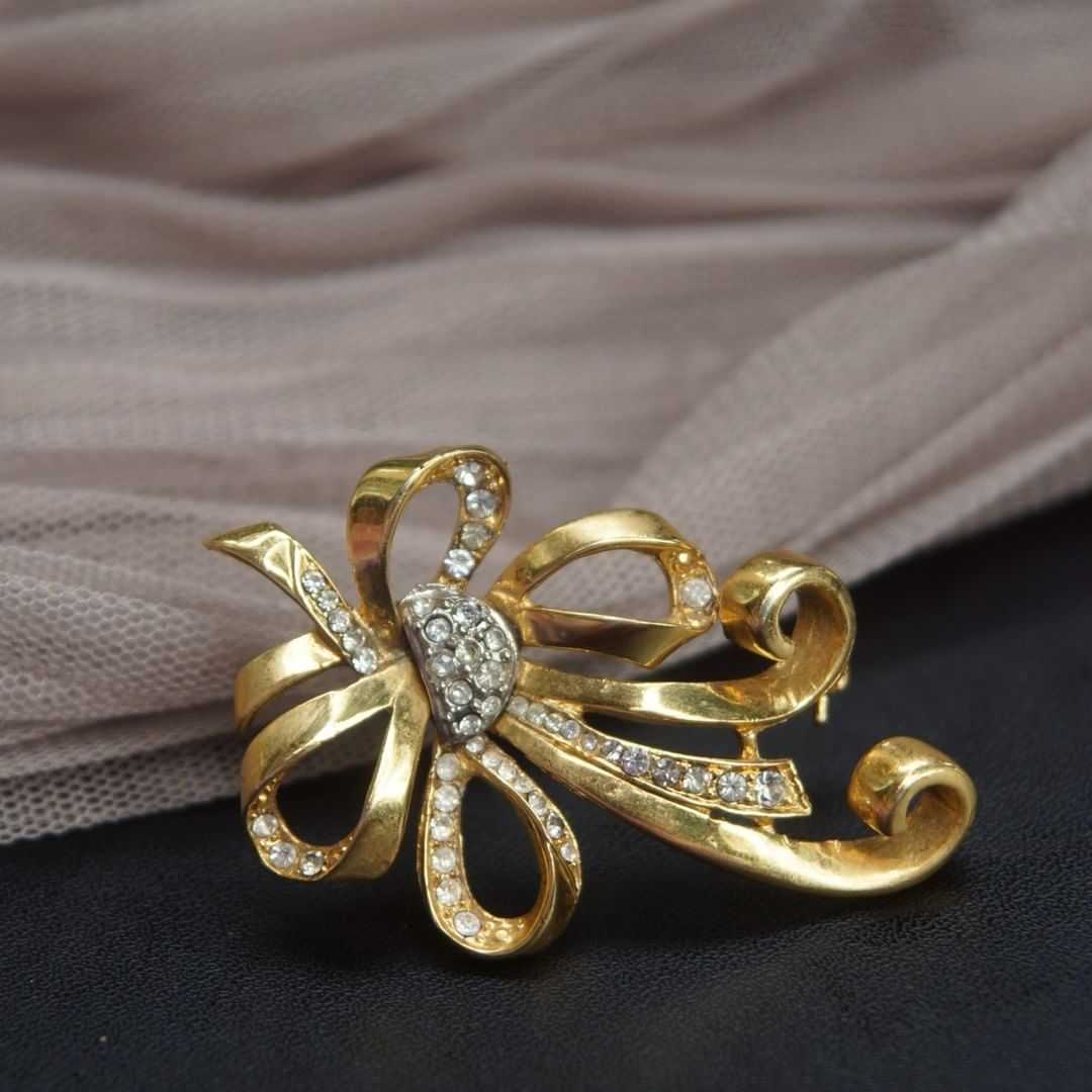 Vintage Ribbon Brooch