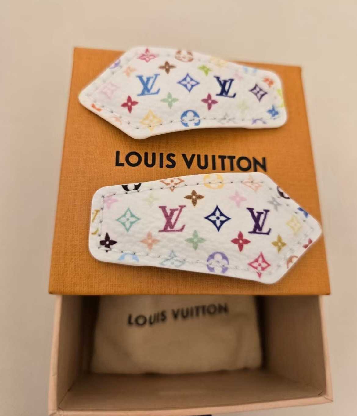 LV MULTICOLOR LEATHER HEAR CLIP