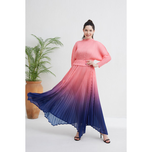 2MUAY รุ่น GA4094 ผ้าแมตต์ เดรสอัดพลีท GRADIENT BAT SLEEVE FLARE PLEATED DRESS 5 สี FREE SIZE