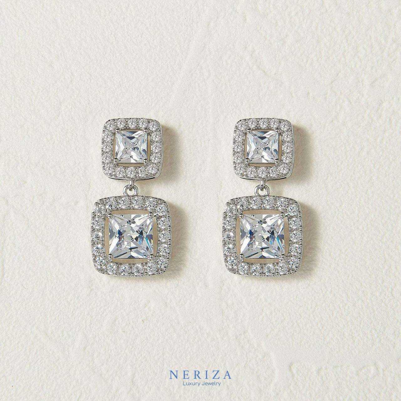 ต่างหูเพชรเกรดพรีเมี่ยม ประกายเทียบเท่าเพชรแท้ พร้อมกล่อง NE068