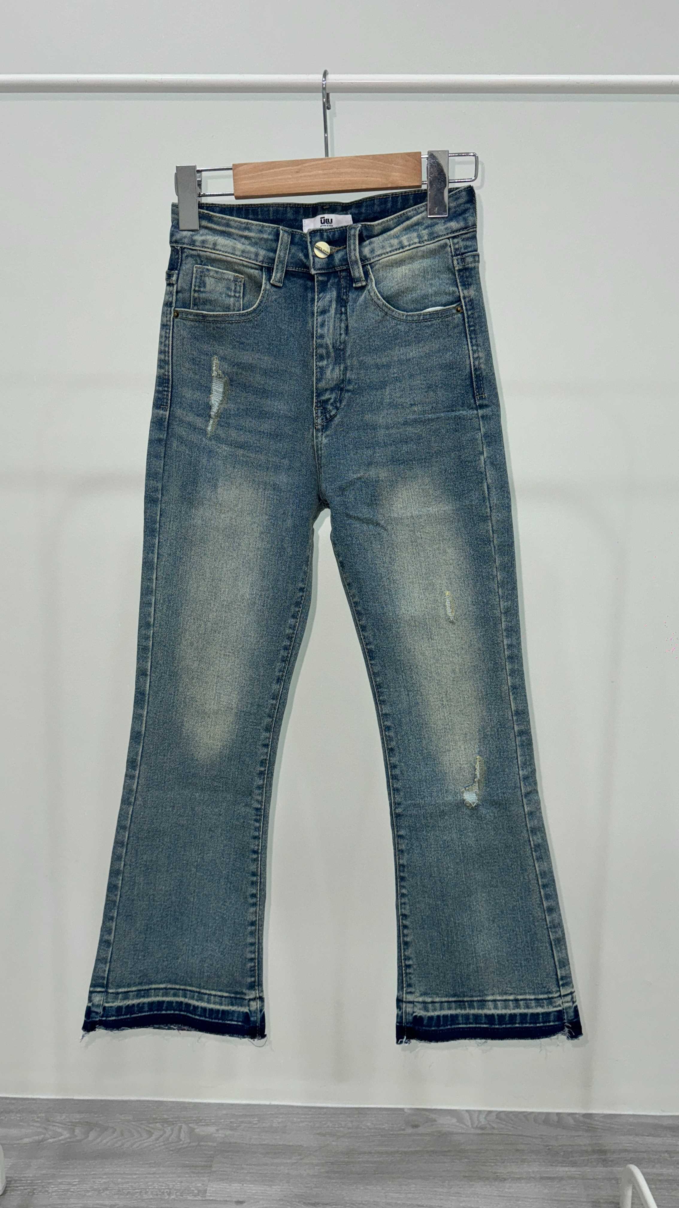 Niyom Jeans collection Aloha : รุ่น BJ017 กางเกงยีนส์ผู้หญิง ทรงขาม้า