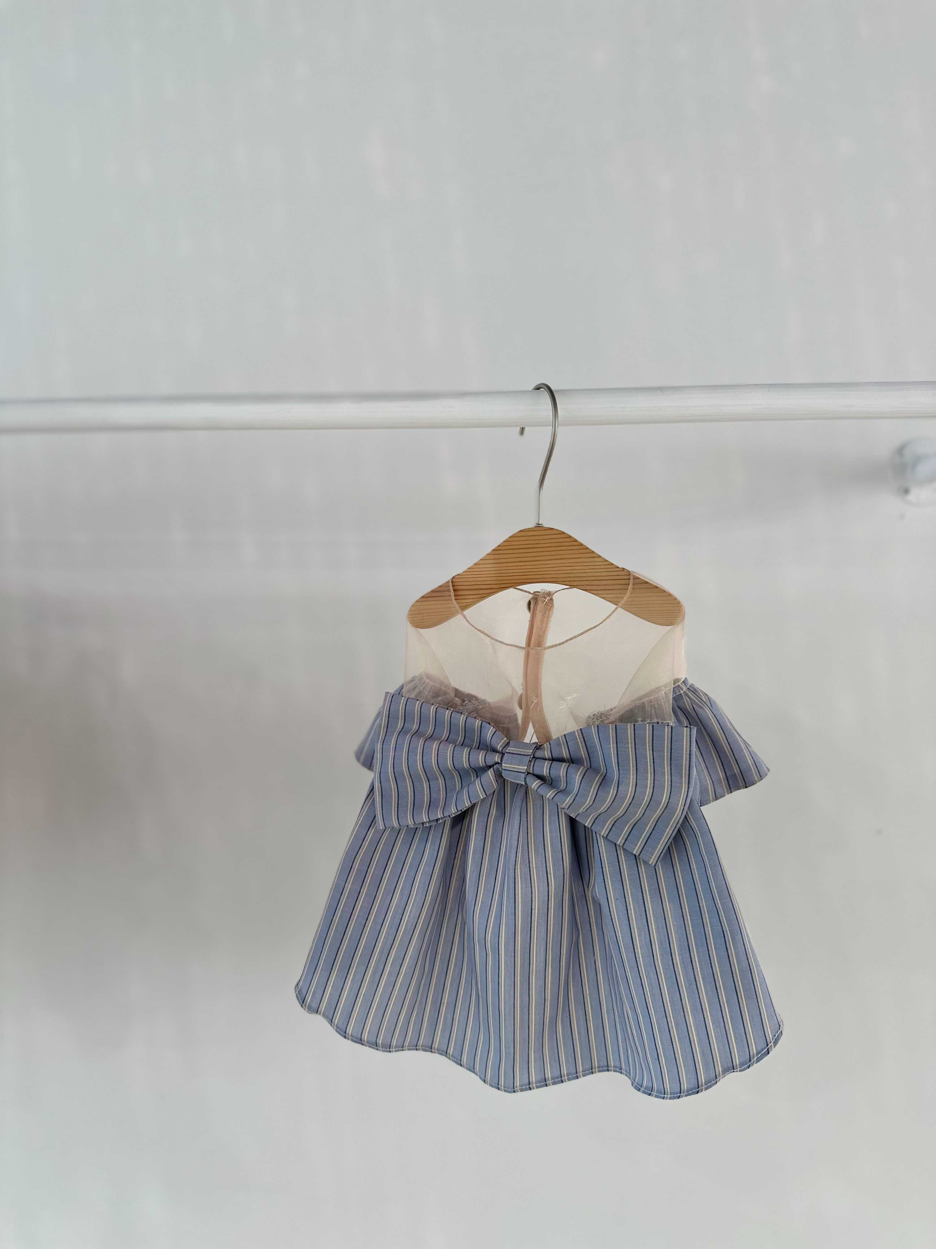 Avely (M)Blue stripes dress