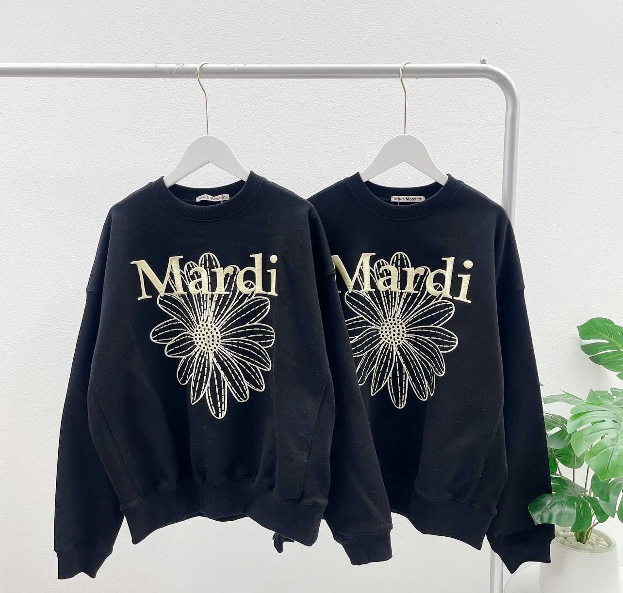 Mardi Flower Needlework Sweatshirt (Black/Lemon)