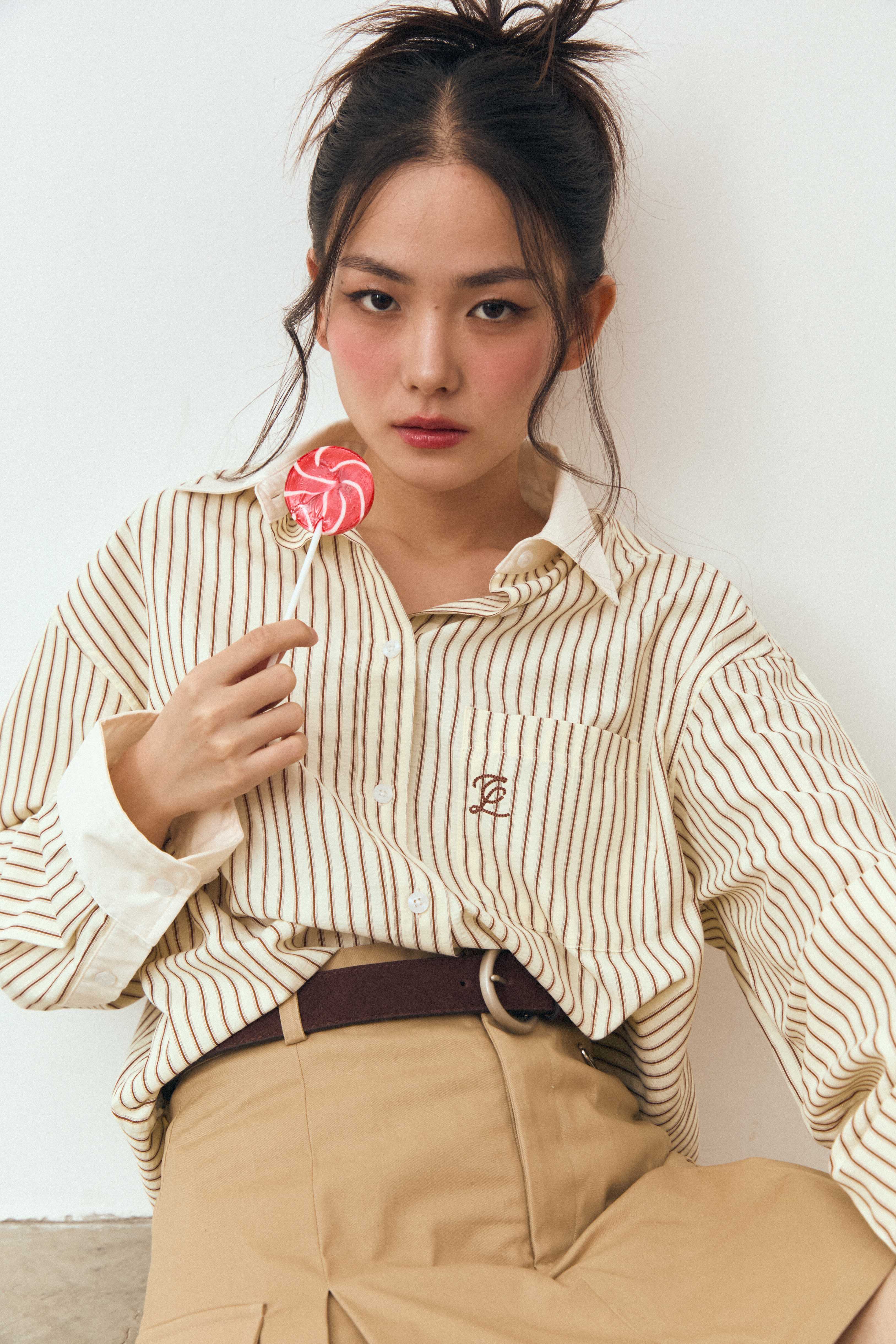 [Pre-Order จัดส่ง 22/05] Letter Shirt