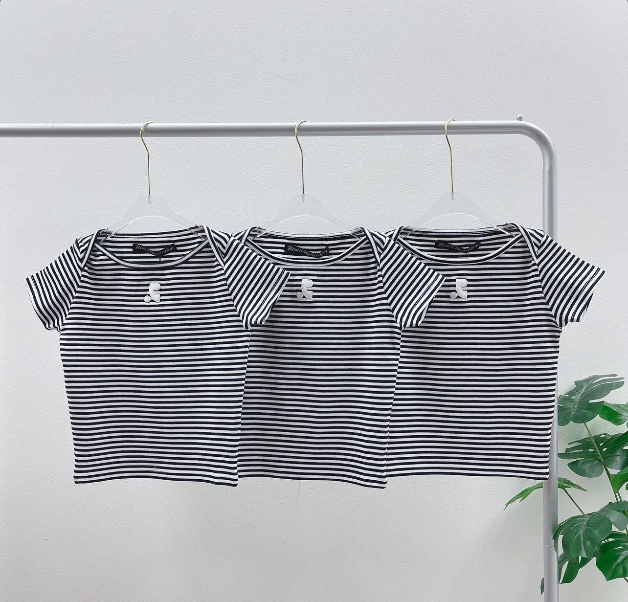Rest & Recreation Stripe lip Neck T-Shirt (Navy/White)