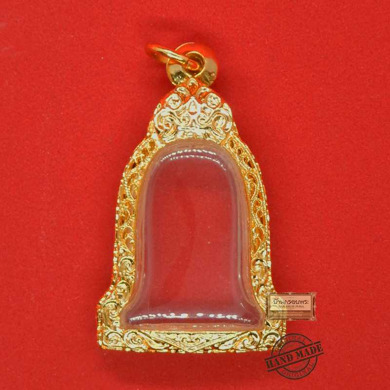 ตลับพระไมครอนใส่เหรียญทรงระฆังลพ.เกษม งานหล่อแกะลายยกซุ้มหัวสิงห์ ขนาด ความสูง 3.0x กว้าง 2.3 ซม.