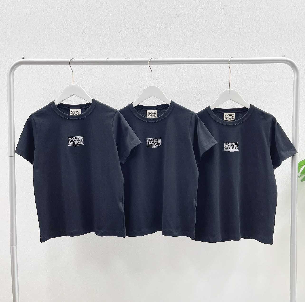 Marithe W Small Classic Logo Tee (Black)