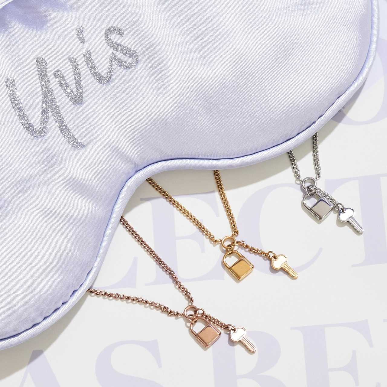 (Pre-Order 3-5 Day) YVIS  Together Bracelet (สลักชื่อpadlockได้ 1 ตัวอักษร Note ที่ต้องการสลักนะคะ)