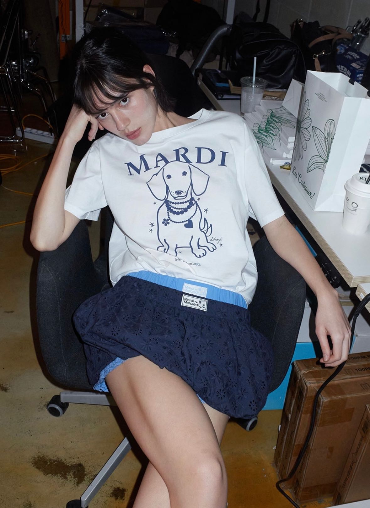 (พร้อมส่ง) Mardi mercredi tshirt swing the tail ddanji pearl necklace ivory navy