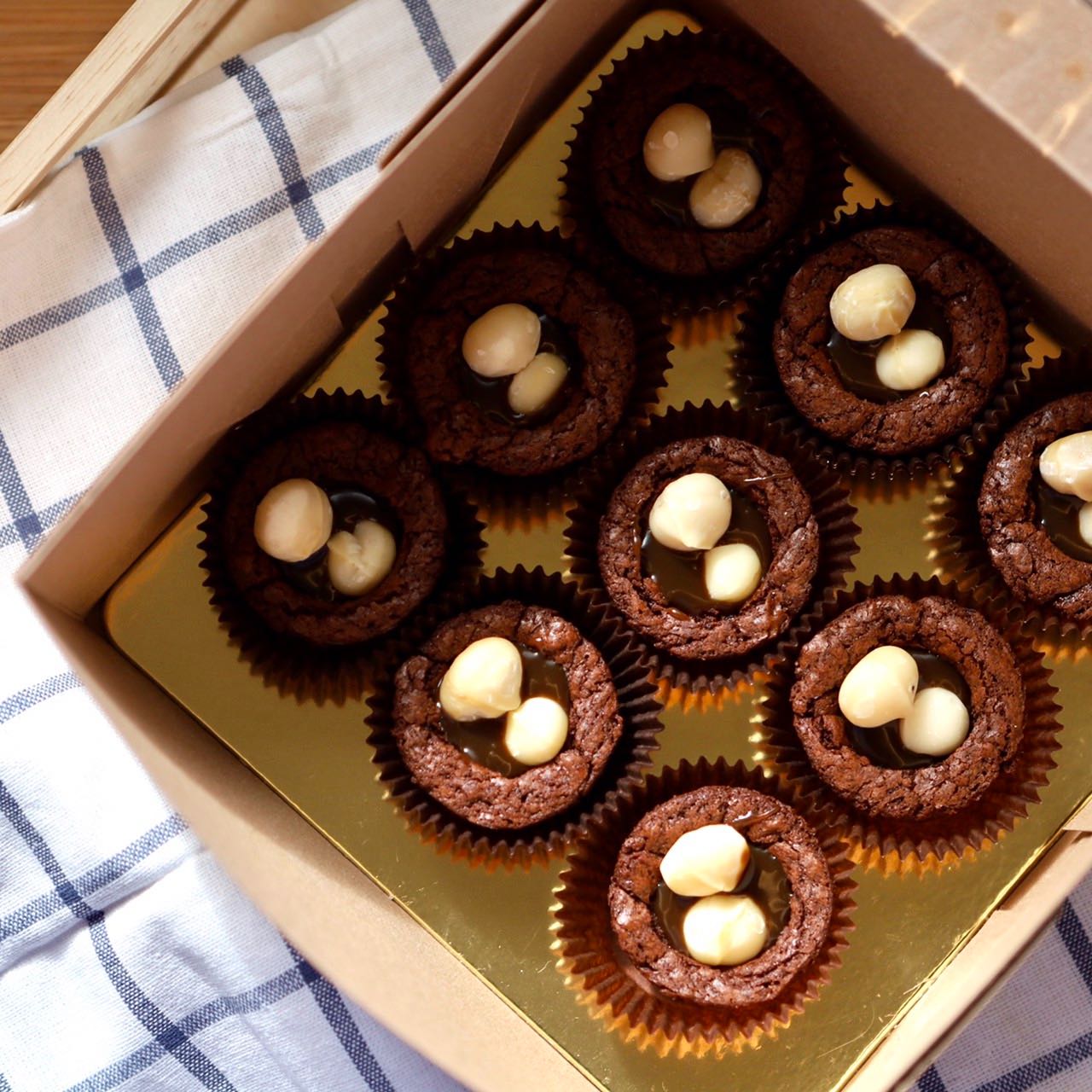 BMB Butterscotch  Macadamia Brownie  9 cups