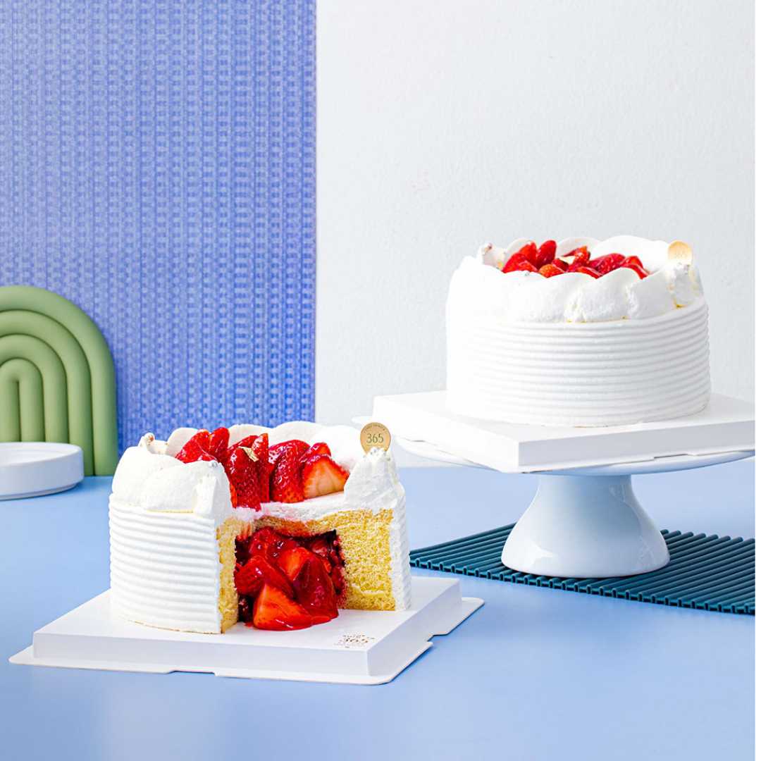 2P Strawberry Whole Cake  เค้กวันเกิด สตรอว์เบอรี่ Chez Shibata365