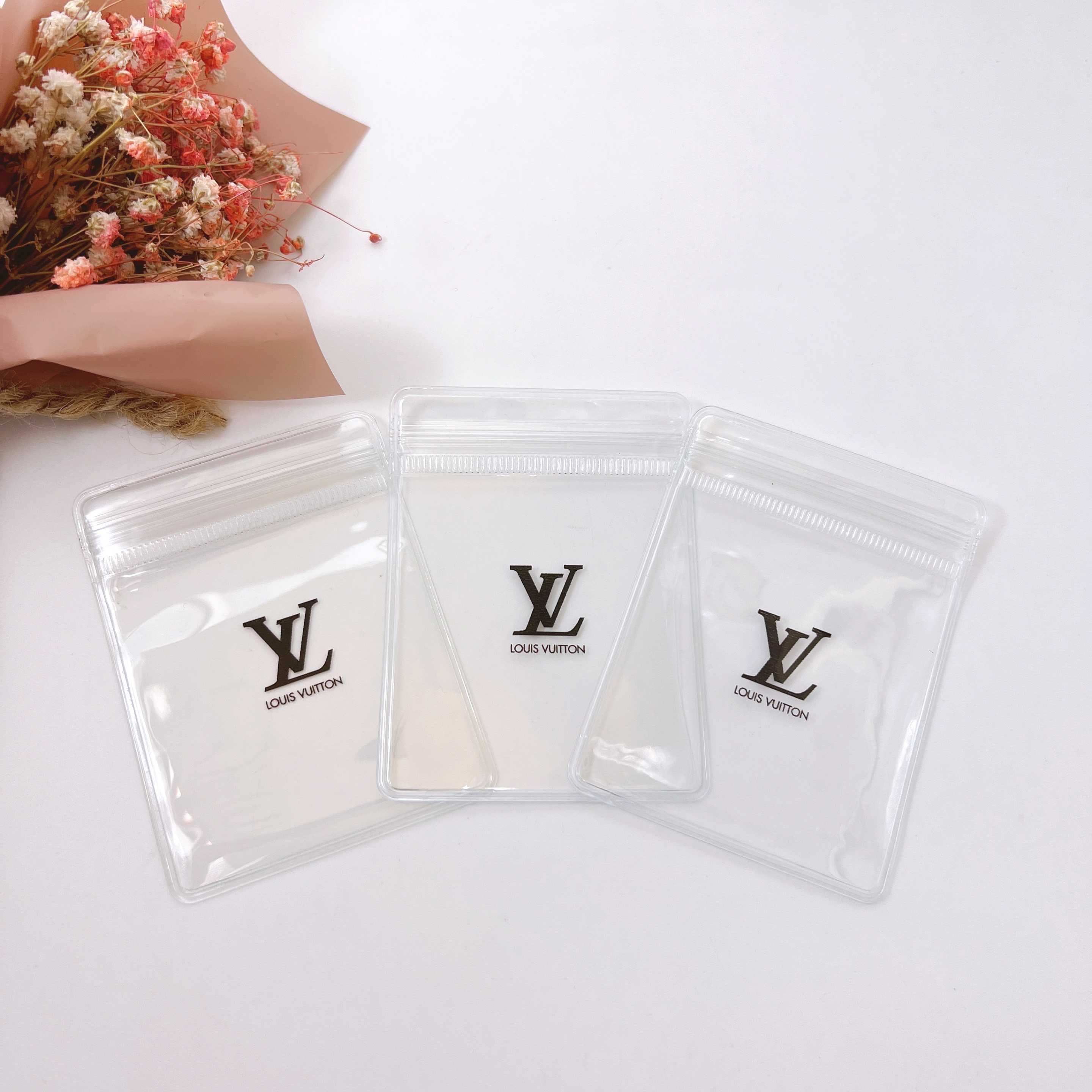 Z13 ถุง(PVC)   ขนาดใหญ่ 7X11 CM 1แพ็ค ได้12ชิ้น