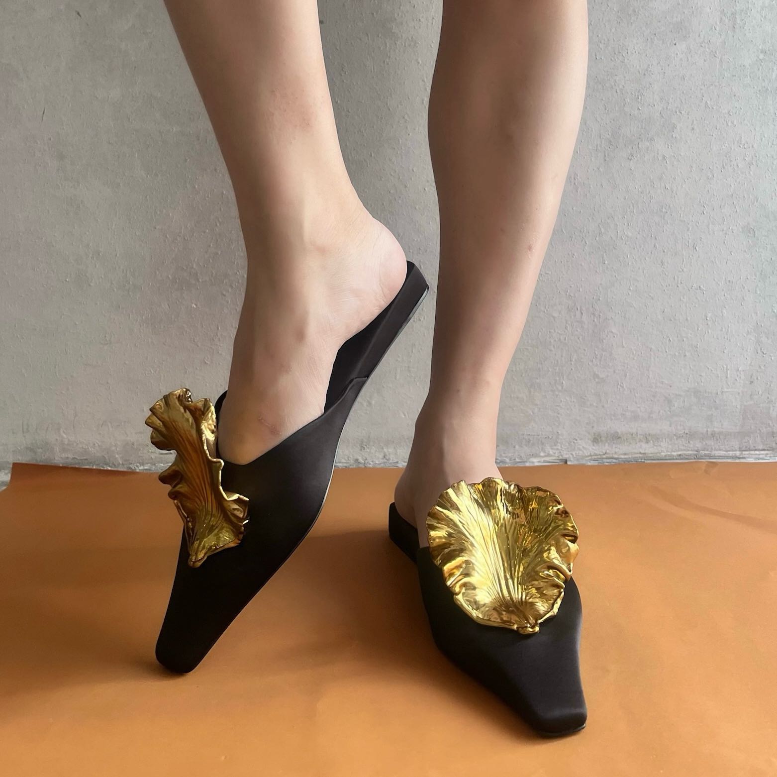 SALE! Cult Gaia IRIS MULE - BLACK