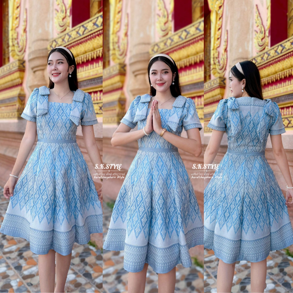 ชุดเดรสผ้าทอลาย ลายดอกพิกุล คอเหลี่ยม แต่งโบว์ไหล่ 2 ข้าง งานกระโปรงทรงบานย้วย 8 ชิ้น ยาว 38 นิ้ว