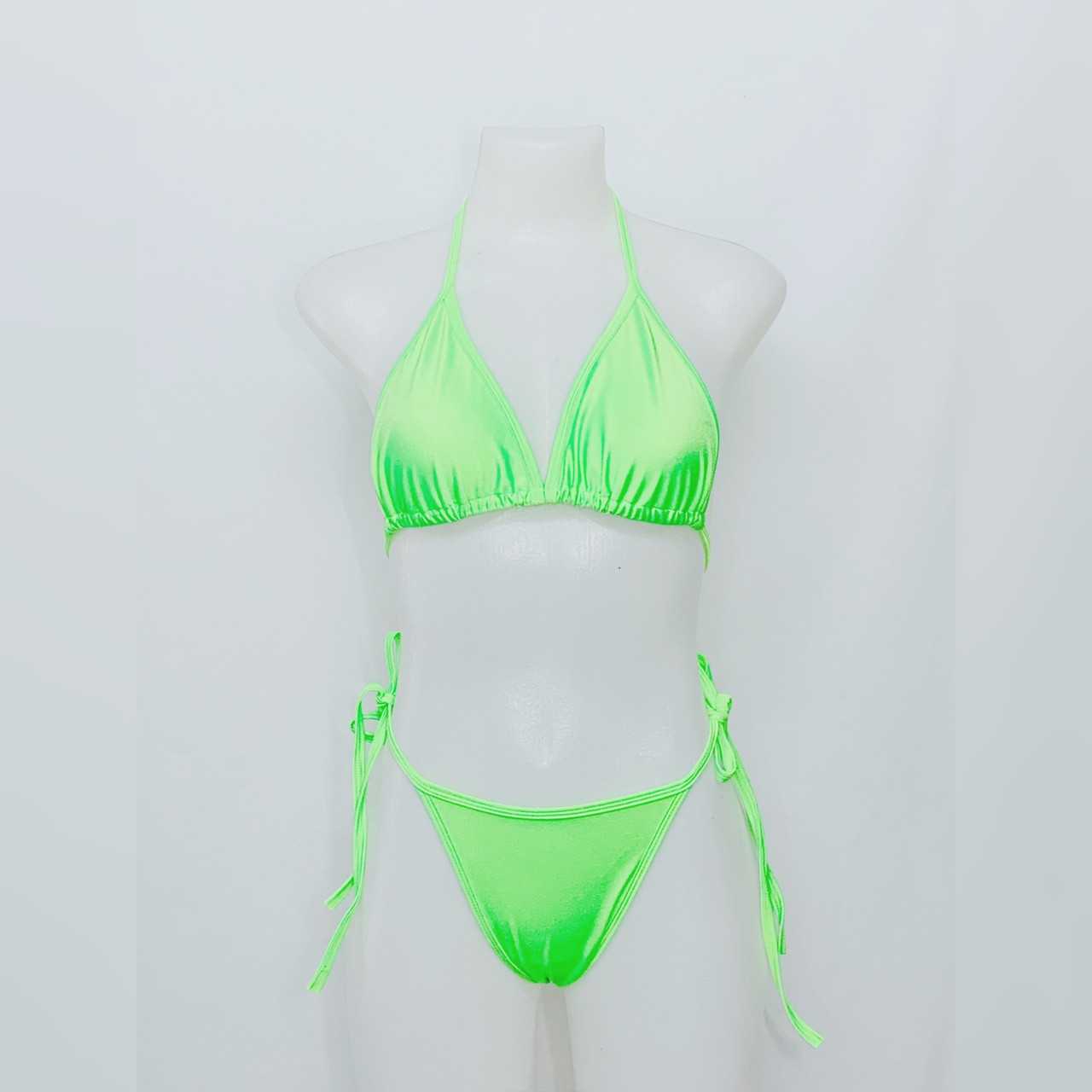 บิกินี่ จีสตริง freesize  ผ้าว่ายน้ำ  ไม่มีฟองน้ำ  สีเขียวมะนาว