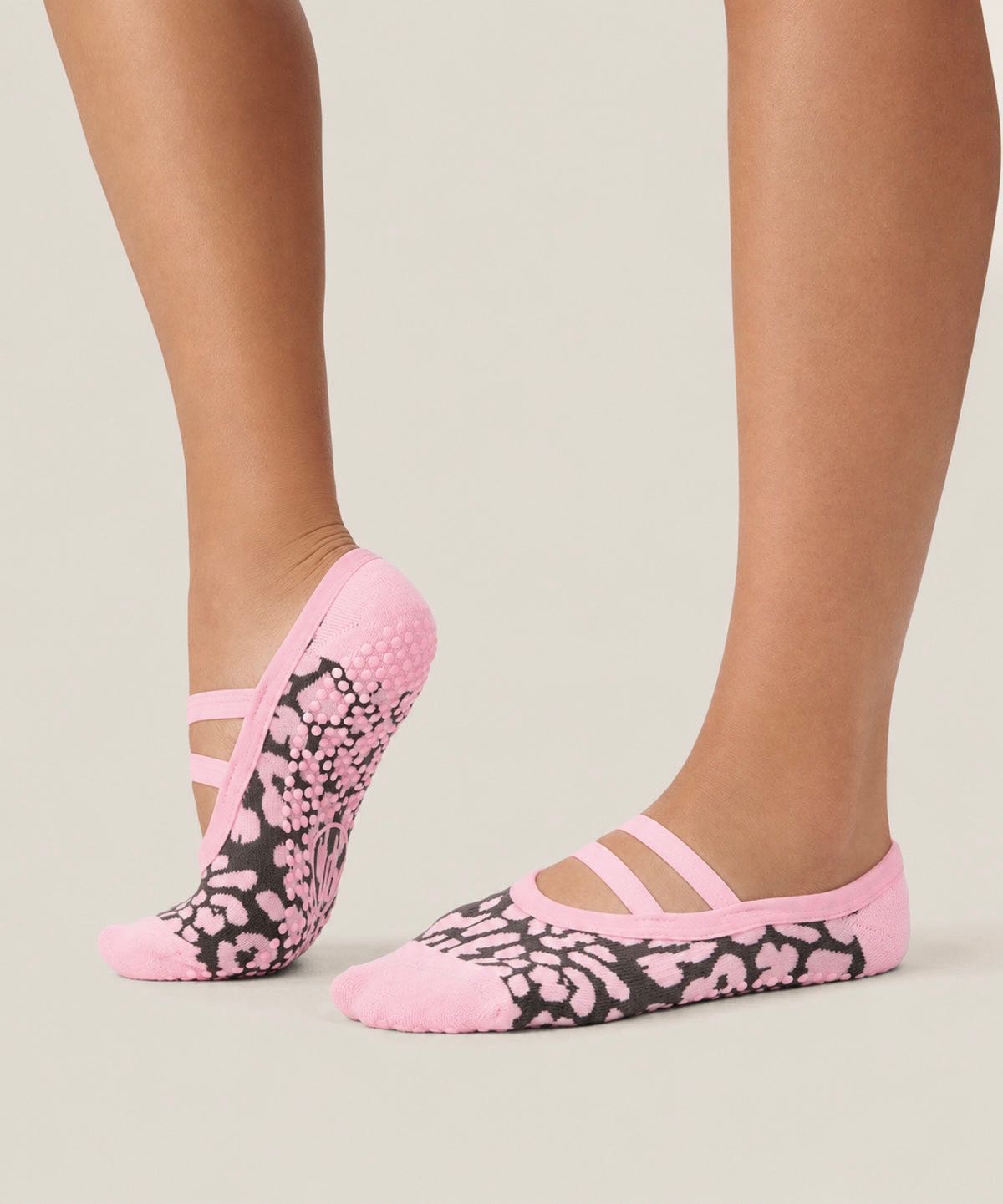 Ballet Grip Socks - Cheetah Pink  | ถุงเท้าพิลาทิส MoveActive