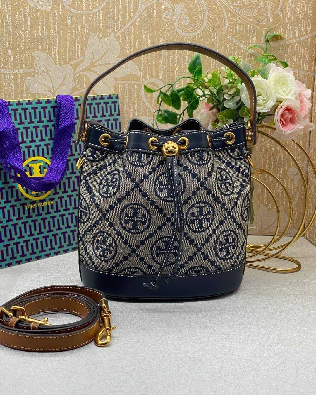 กระเป๋าสะพาย TORY BURCH T MONOGRAM JACQUARD BUCKET BAG