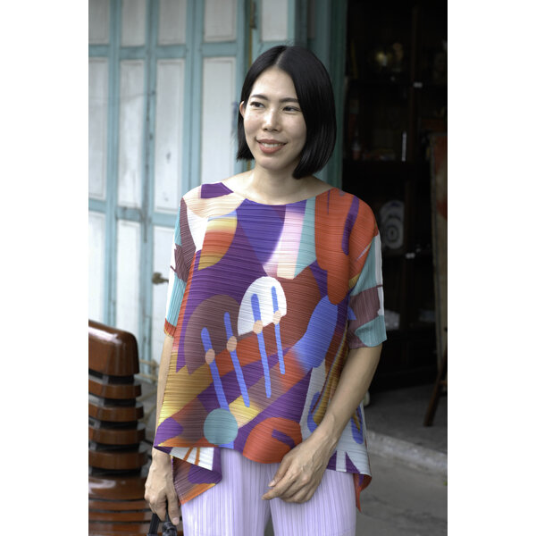 2MUAY รุ่น GT81202 เสื้ออัดพลีท HALF SLEEVE GRAPHIC PRINTED PLEATED TOP 2 สี FREE SIZE