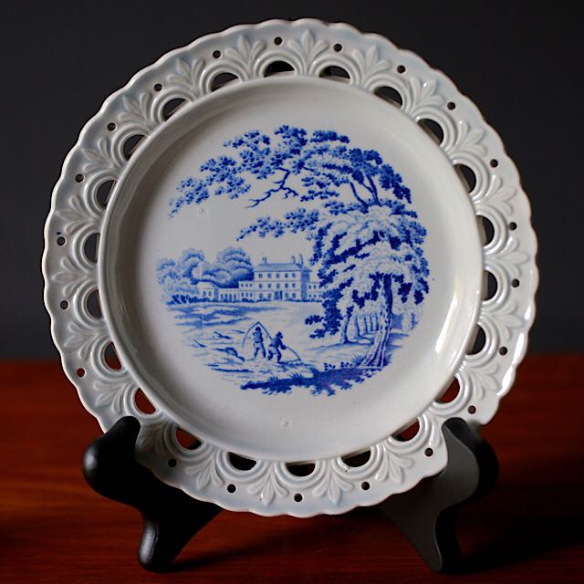 จานสะสม ANTIQUE Staffordshire Blue&White Collector Plate