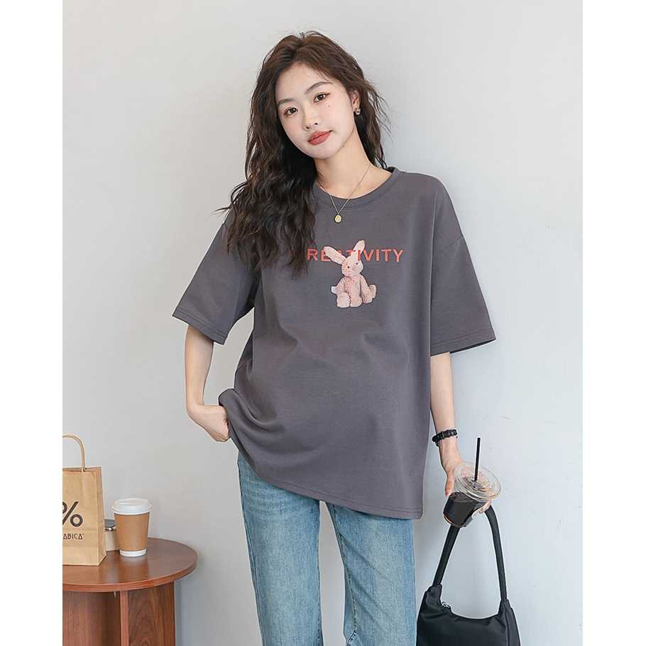 เสื้อทรง oversize งานสกรีนเจ้ากระต่ายน้อยแบบเก๋น่ารักมากๆหยิบใส่ได้ตลอด - สีเทา