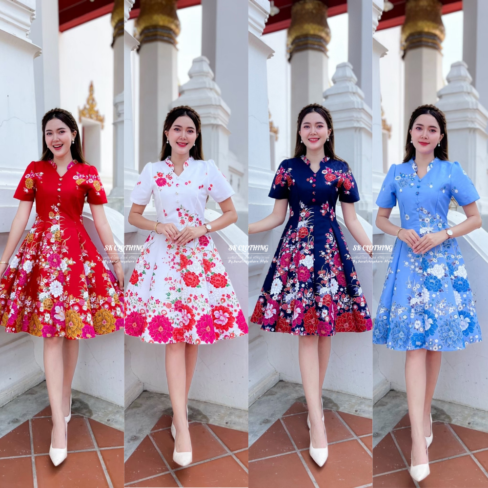 ชุดเดรสผ้าปาเต๊ะกิโมโน คอจีน แต่งกระดุมปั๊ม มี 8 สี งานกระโปรงบาน 8 ชิ้น ยาว 38 นิ้ว อัดกาวทั้งชุด