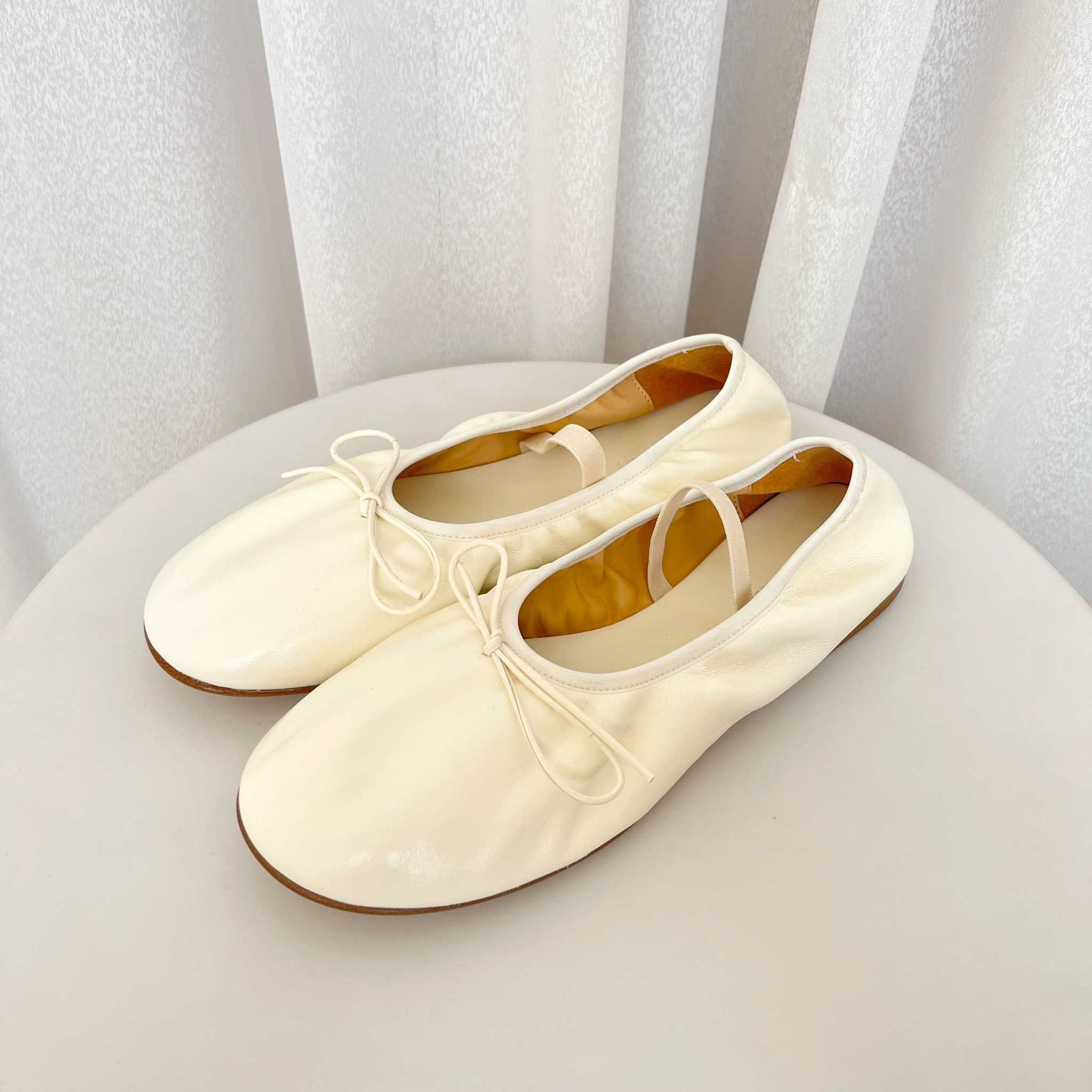 Dear Frances Balla Bow Shoe - White