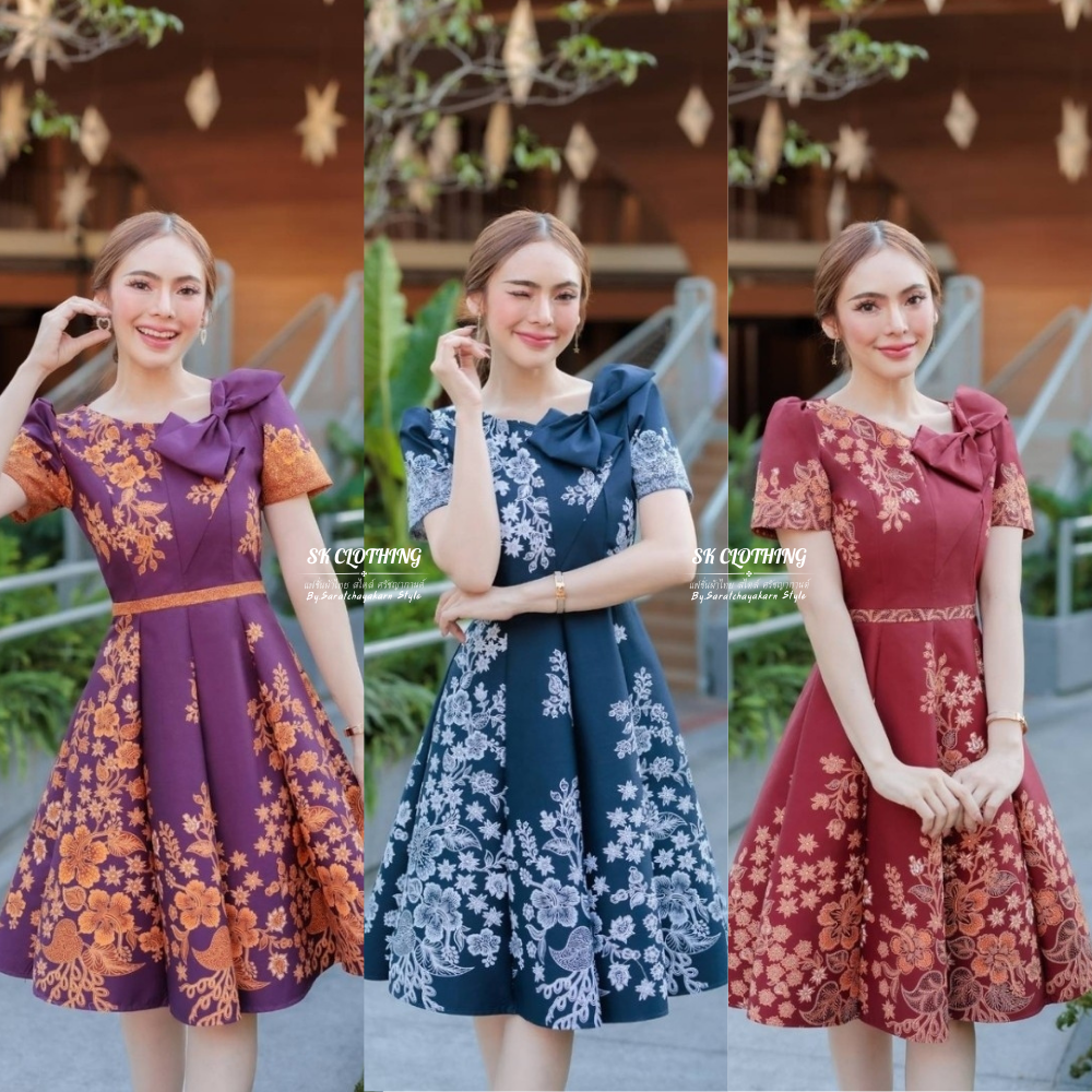 ชุดเดรสผ้าไทย ผ้าทอลายปาเต๊ะ แต่งโบว์ไหล่ โบว์ใหญ่ สวยมาก งานกระโปรงทรงบาน 8 ชิ้น ซิปซ่อนหลัง