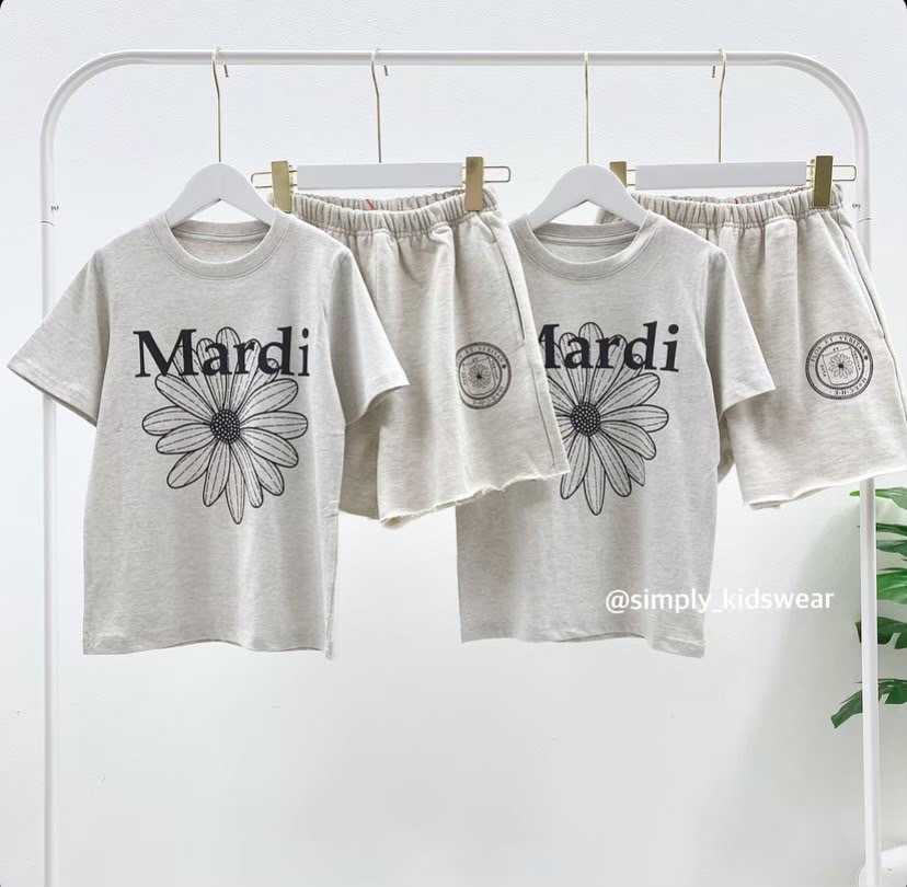 พร้อมส่ง Mardi Flower T-Shirt & Short Set (Oatmeal/Black)