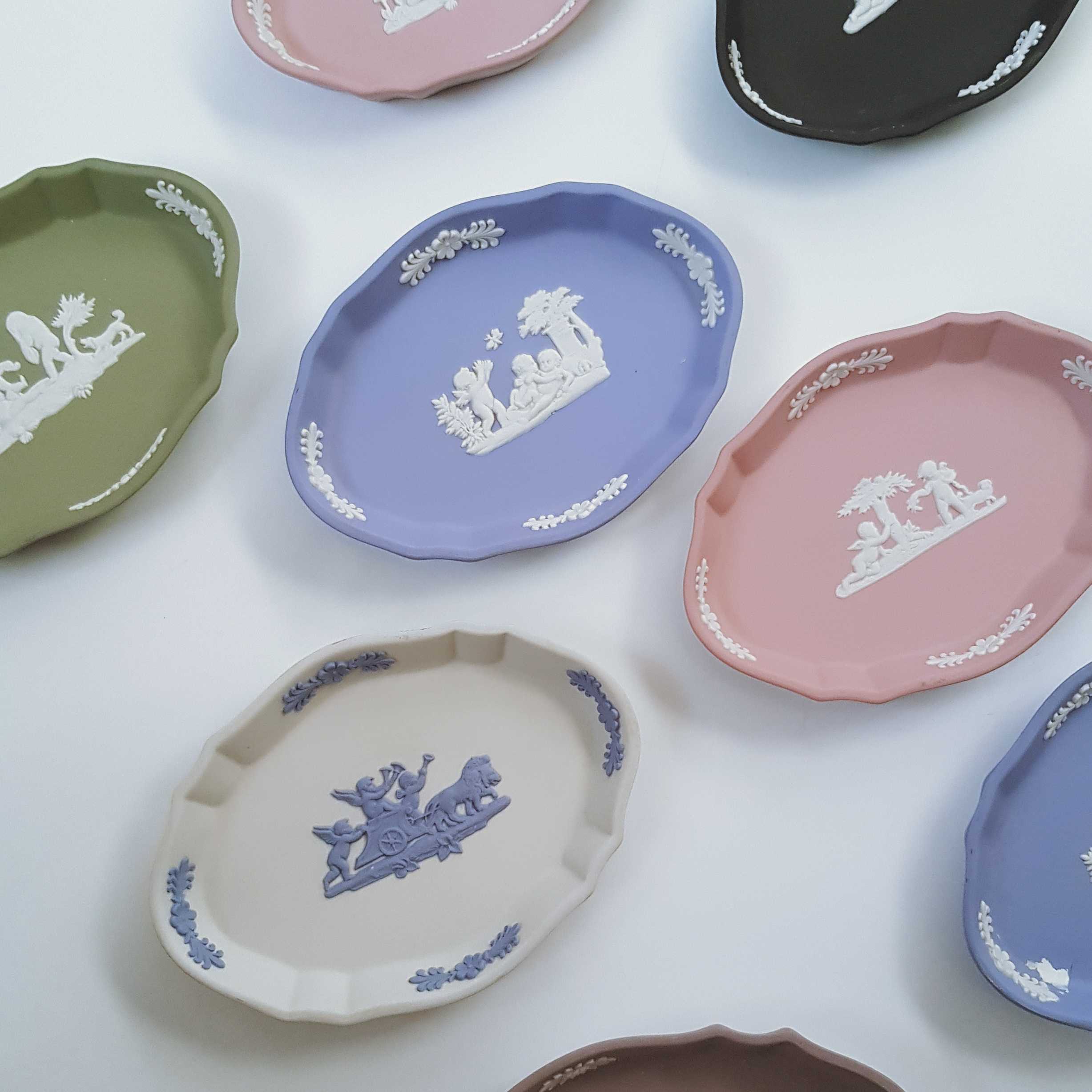 จานวินเทจวางเครื่องประดับ Wedgwood Jasperware Ring & Trinket dish Cupid Design