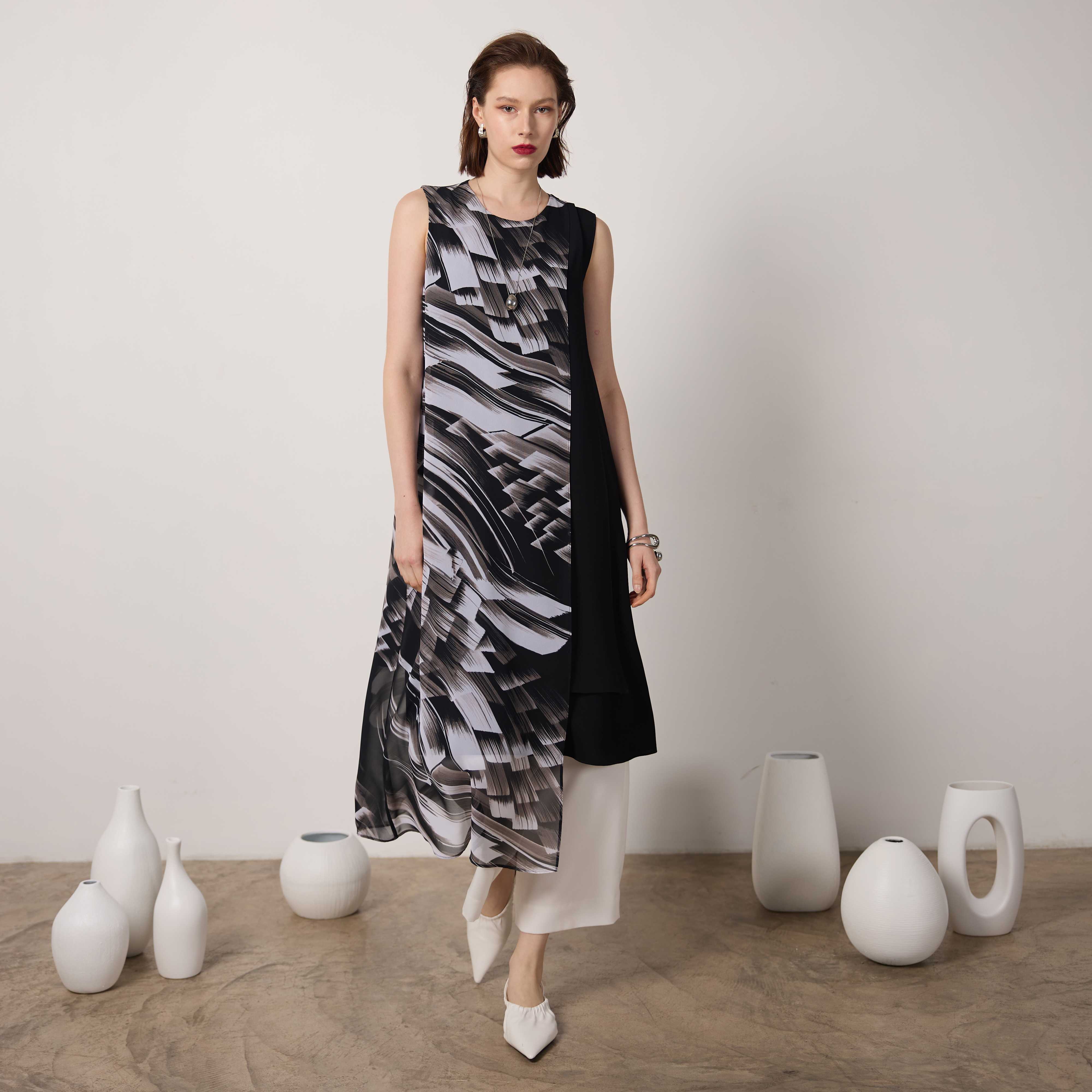 CKB SLEEVELESS PRINTED PANEL MIDI DRESS