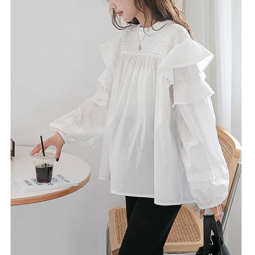เสื้อเชิ้ตทรง oversize แบบเรียบเก๋น่ารักมาก แขนยาวแต่งระบายทรงสวยเนื้อผ้านิ่มนุ่มใส่สบาย - สีขาว