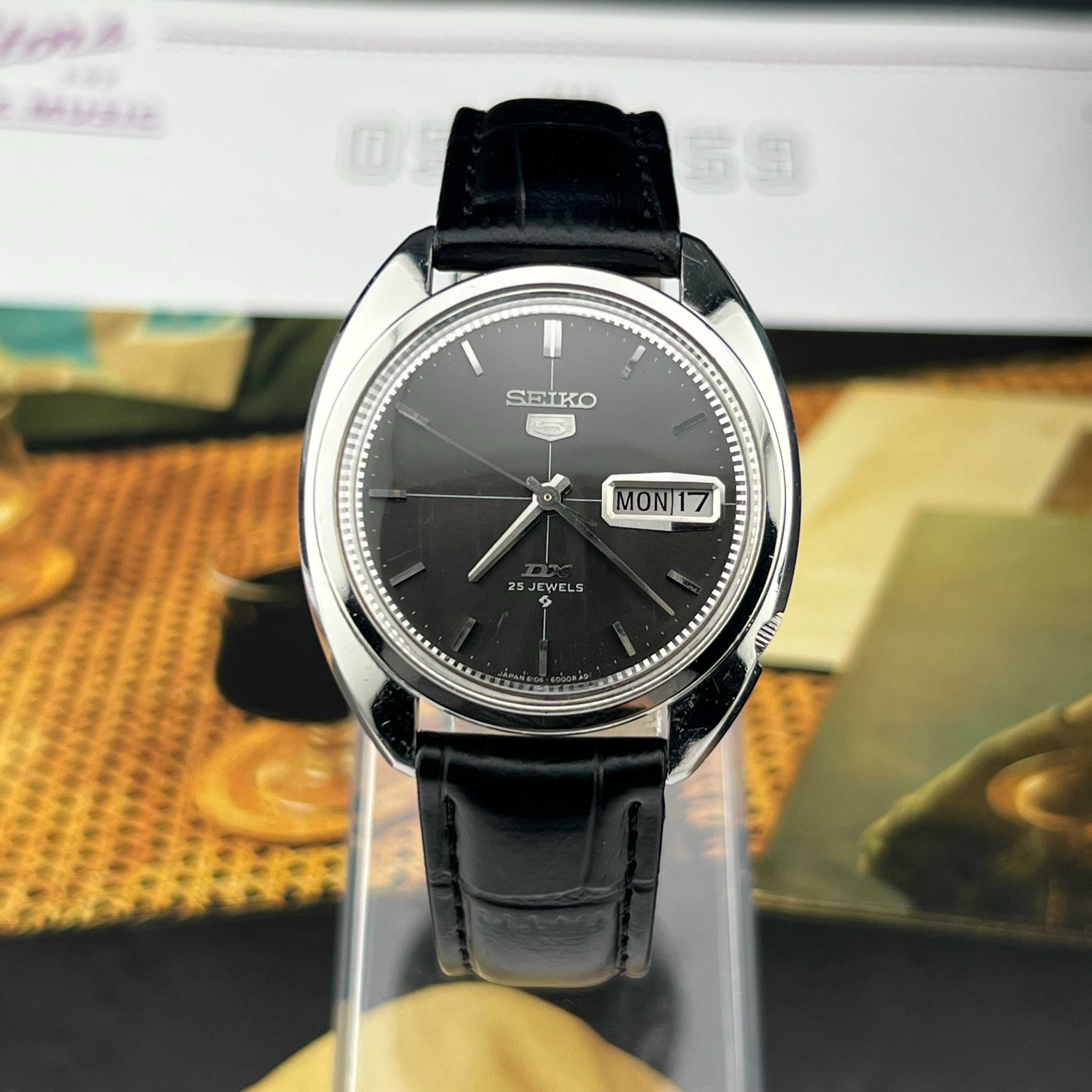 Vintage Seiko 5 DX Automatic 25Jewels Gray Sunburst Dial Ref.6106-6000 Days/Date Japan 1968