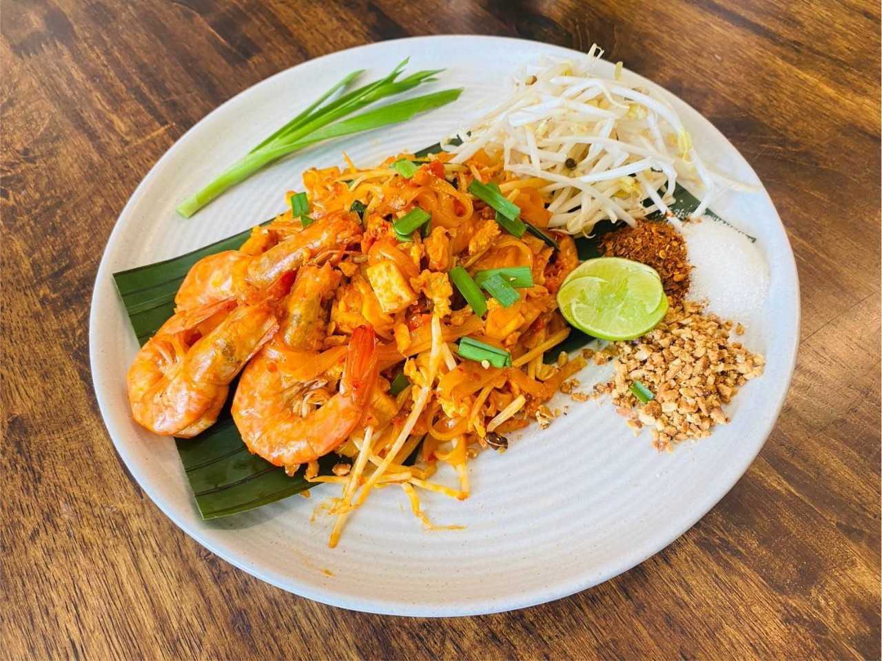 ผัดไทกุ้ง / Shrimp pad Thai