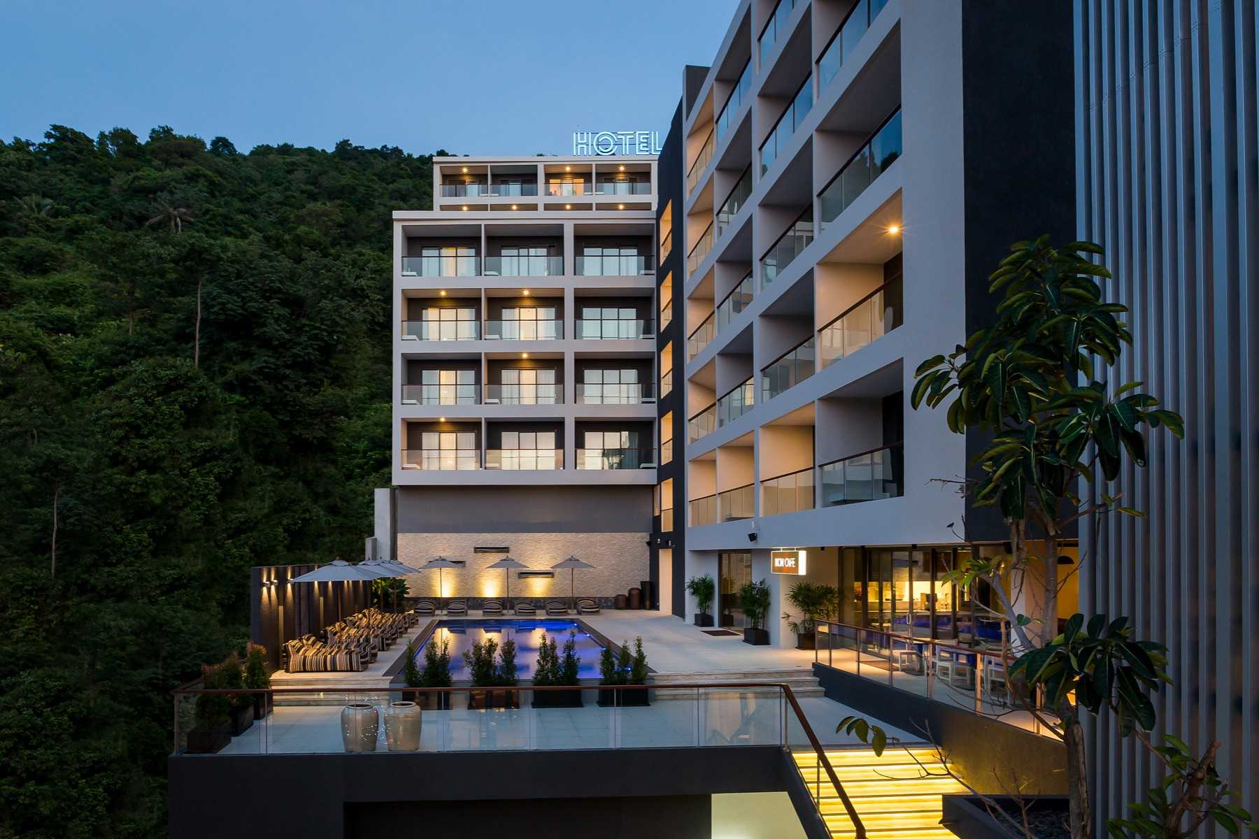 Hotel IKON Karon Phuket กะรน ภูเก็ต ห้อง IKON Superior พร้อมอาหารเช้า 2 ท่าน