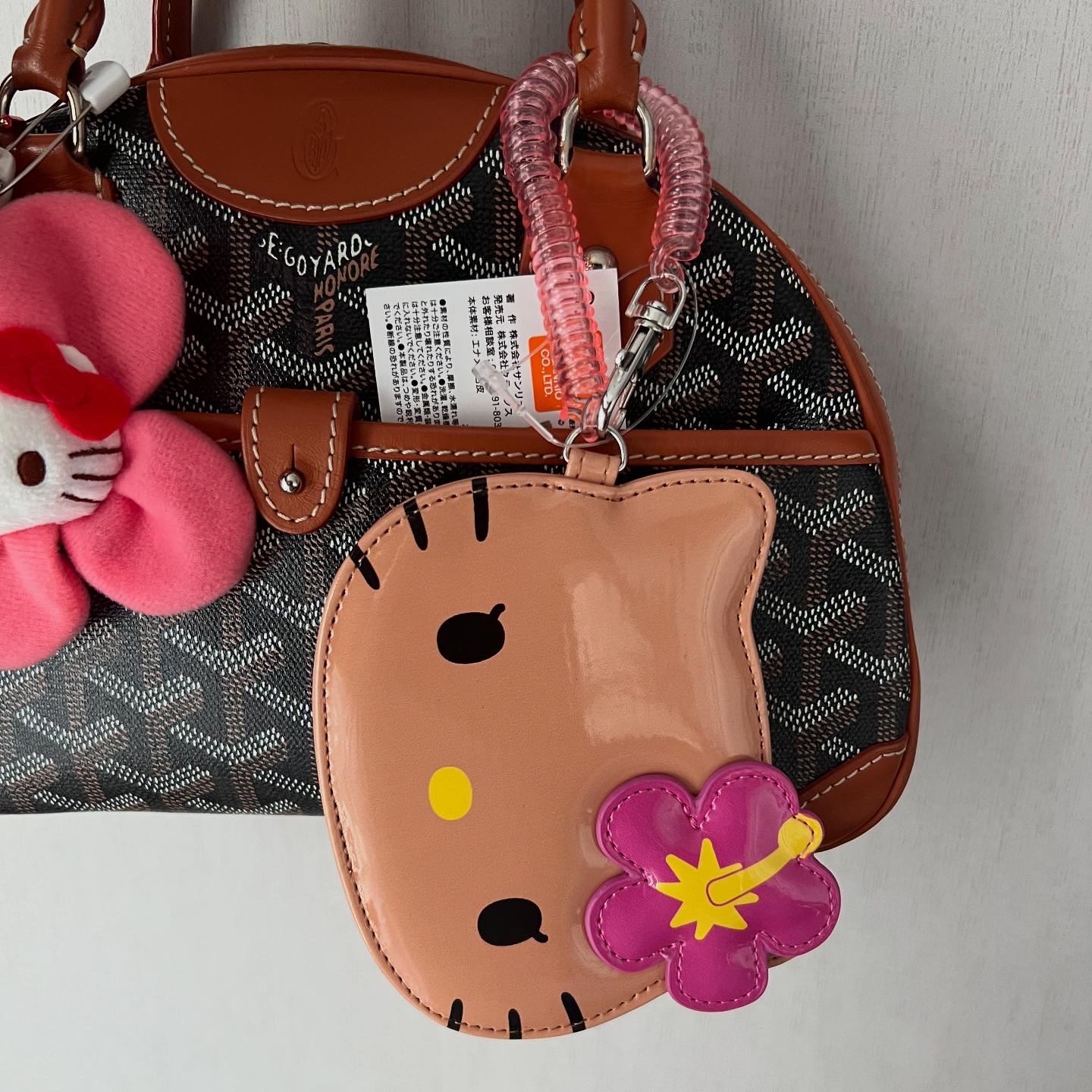 Sanrio Hello Kitty Tanning Luggage Tag