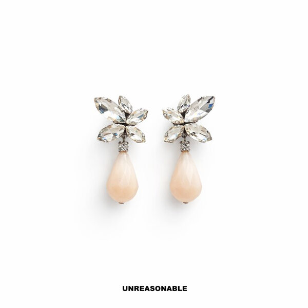 Crystal Ivory Drop Earrings. สีIvory ต่างหูคลิป ต่างหูก้านเงินแท้ น้ำหนักเบา สวยใส่สบาย UA0442-04...