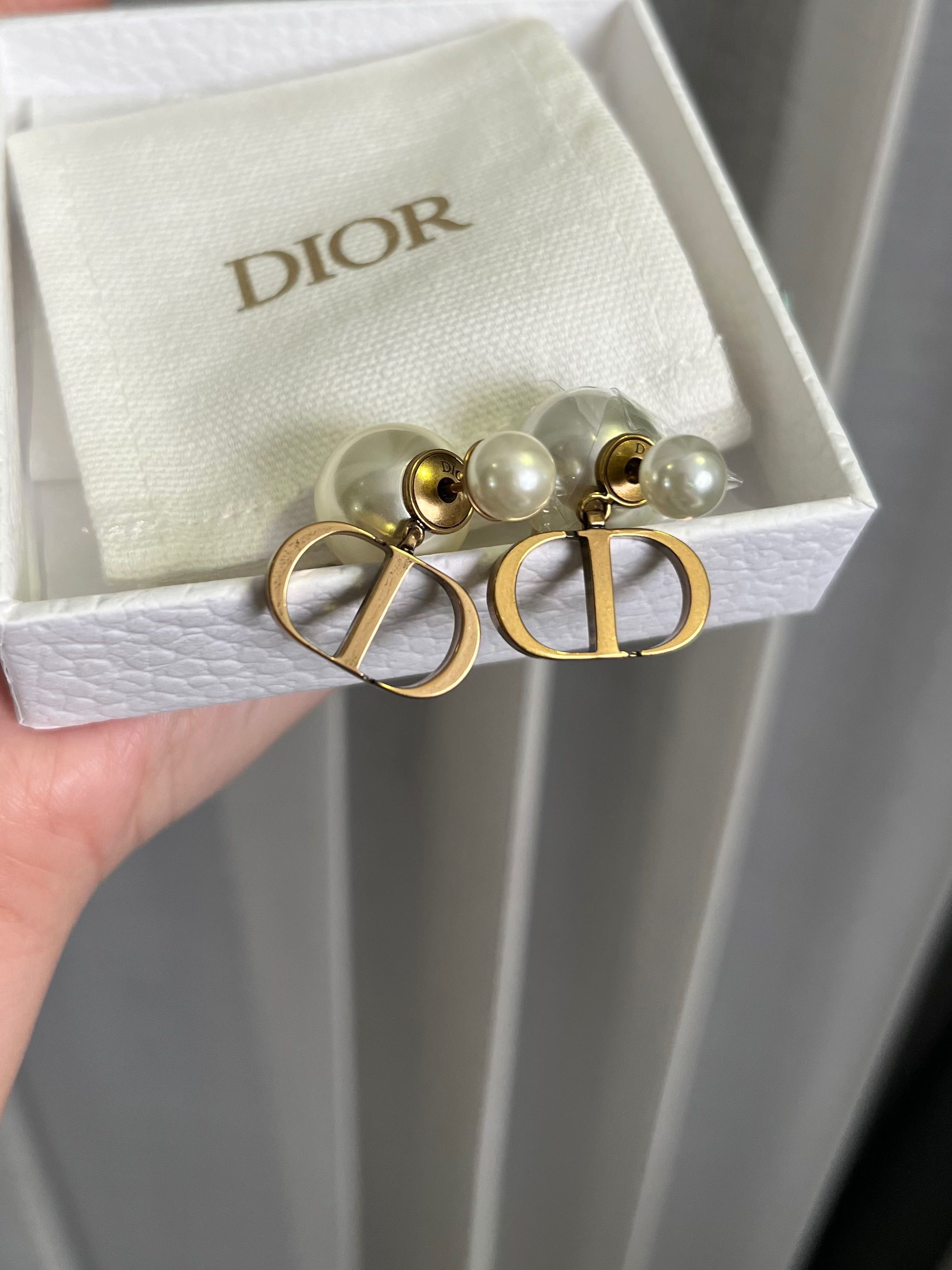 ต่างหู dior งาน 1:1 อุปกรณ์ครบ (V1390)