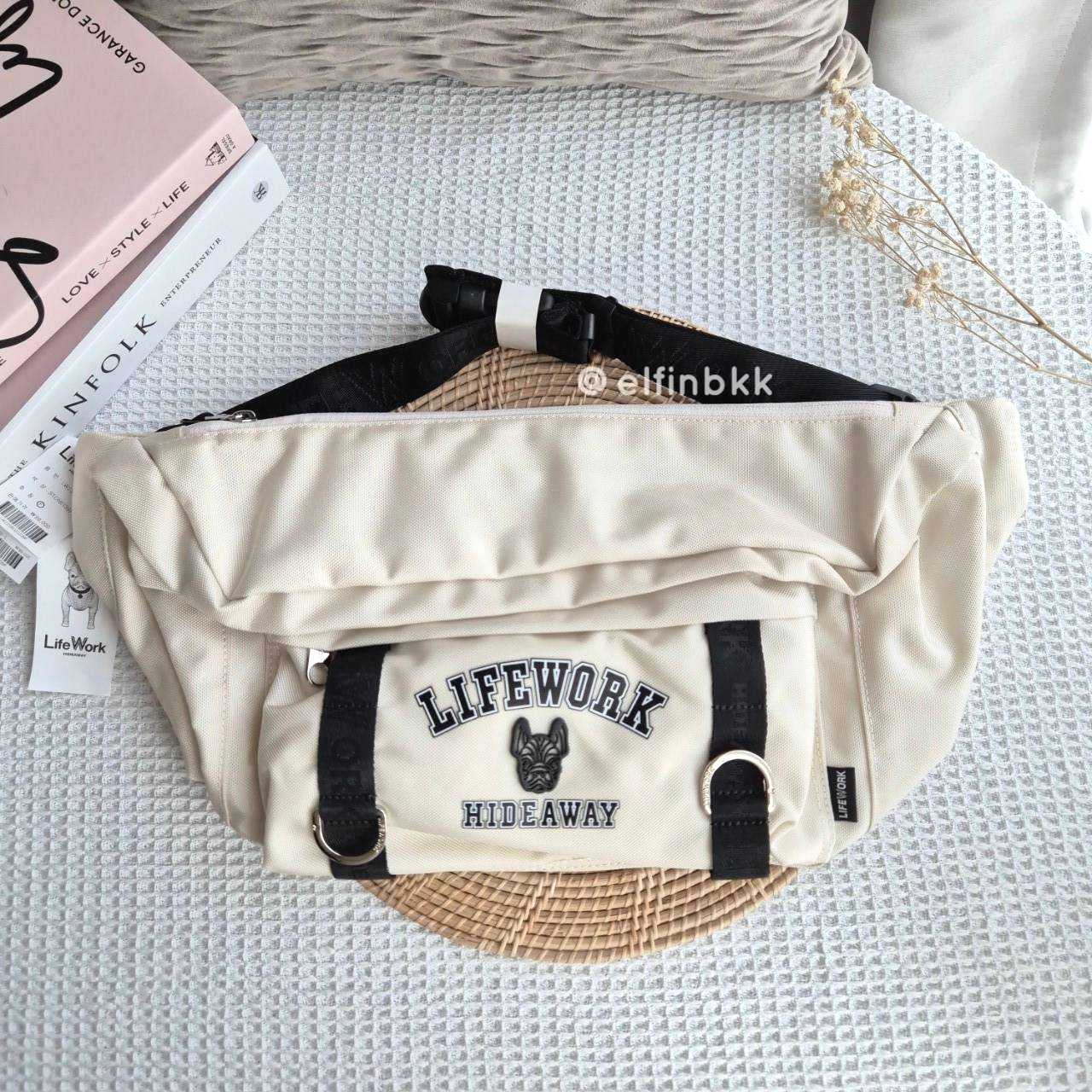 Lifework Logo Hipsack  กระเป๋าคาดอก ใบใหญ่ สีดำ สีขาว สีครีม