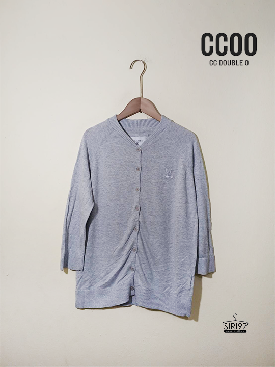 เสื้อไหมพรมคาร์ดิแกนแขนยาว CCOO สีเทา สภาพ95%