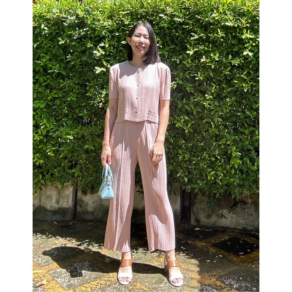 2MUAY รุ่น GJO1384 / GJO1410 เซ็ตพลีท BUTTON FRONT TOP WITH PANTS PLEATED SET 8 สี FREE SIZE