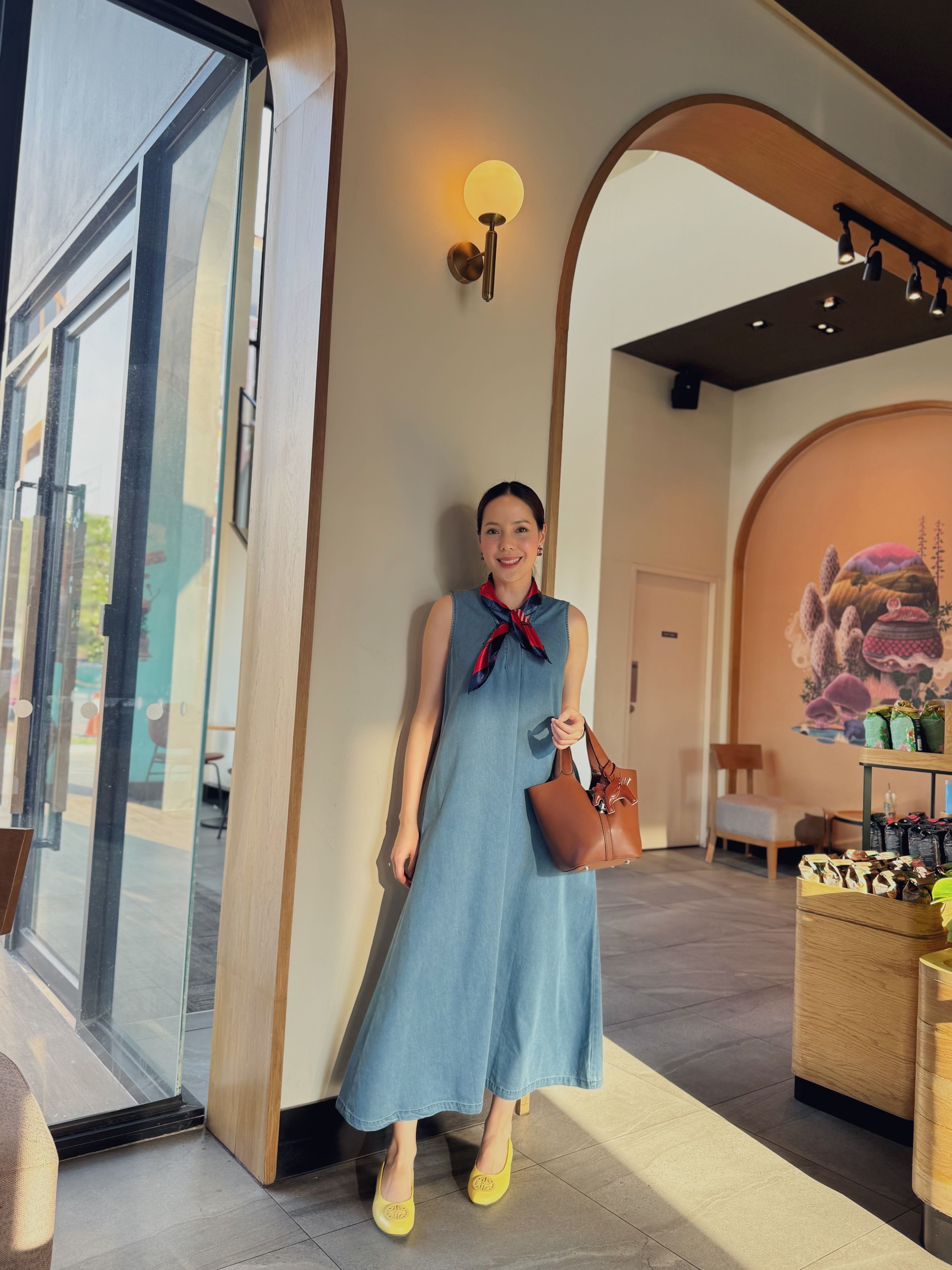 Pretty denim dress + scarf   light color 