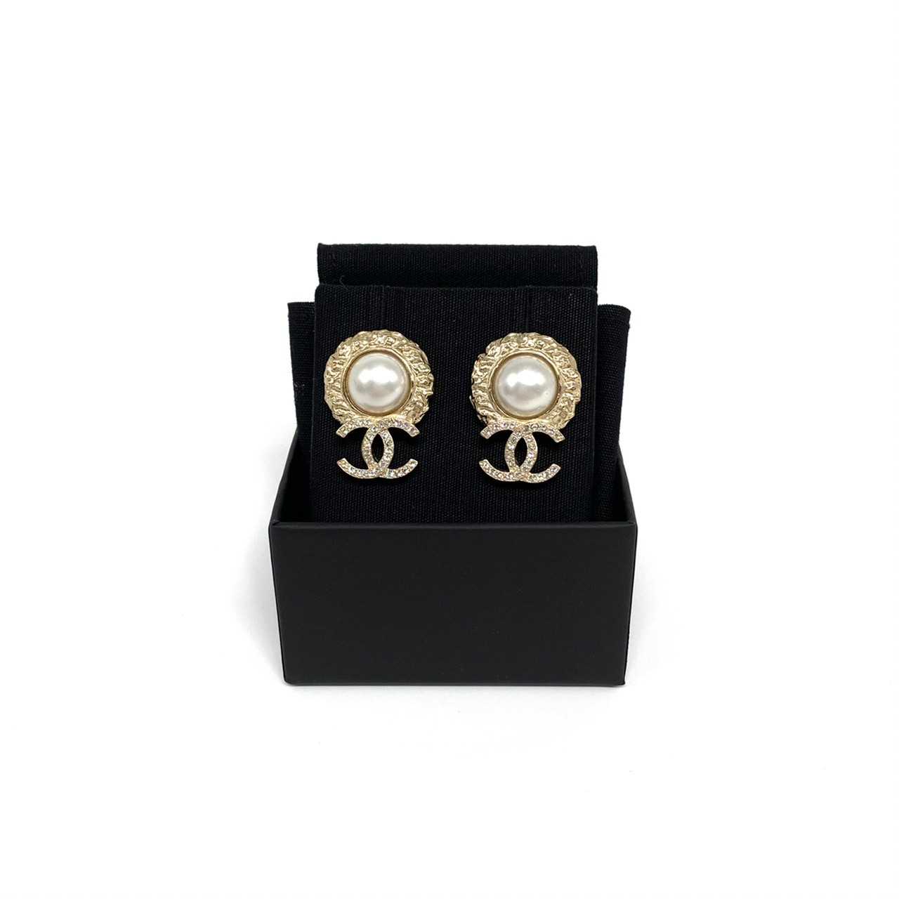 New Chanel Earrings มุกกลม lghw