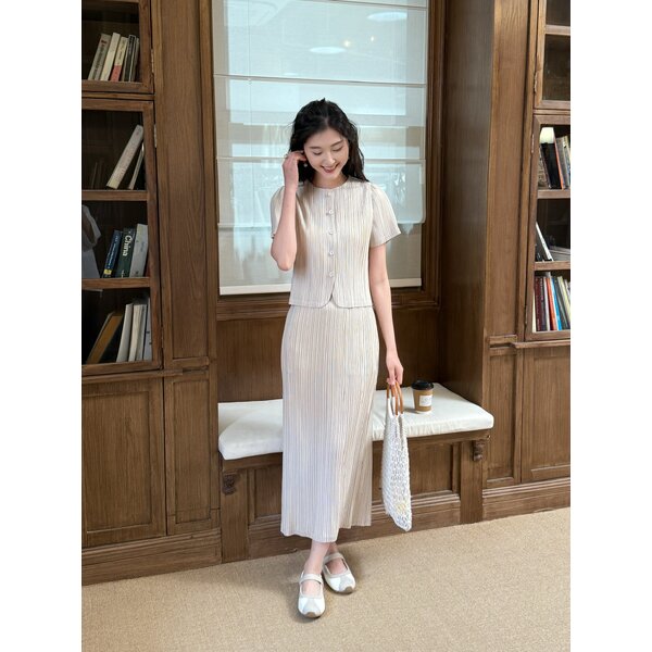 2MUAY GJO10315 / GJO6672PM เซ็ตพลีทผ้า Matte BUTTON FRONT CROP TOP WITH SKIRT PLEATED SET FREE SIZE