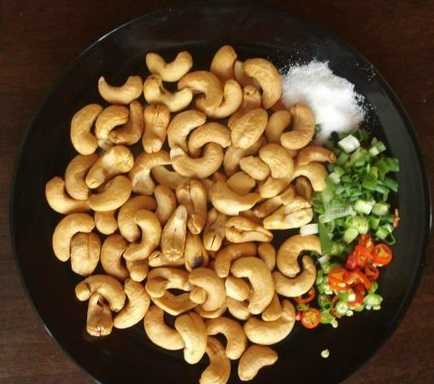 เม็ดมะม่วงหิมพานต์ทอด Fried cashews