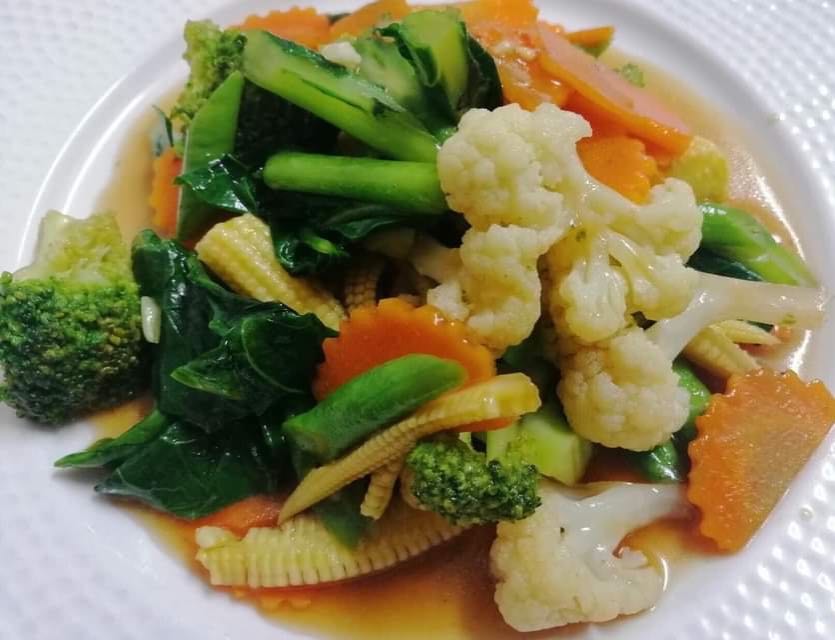 ผัดผักรวม Stir Fried Vegetable